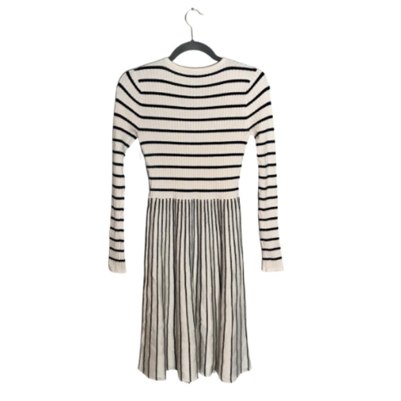 NWT GUESS Fit & Flare Sweater Dress S Free Ship! - Picture 7 of 7